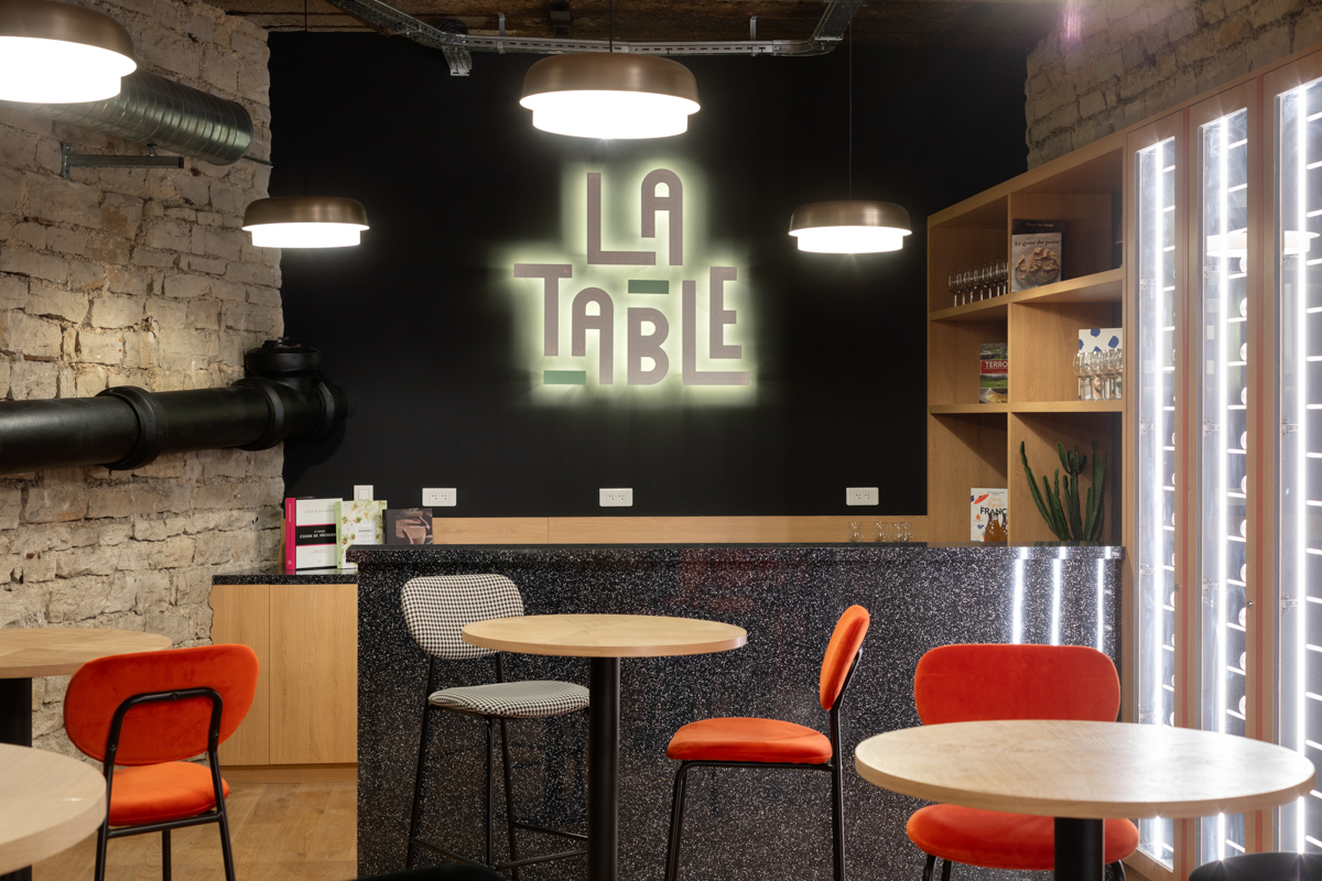 La_Table_19 Dominic Scott